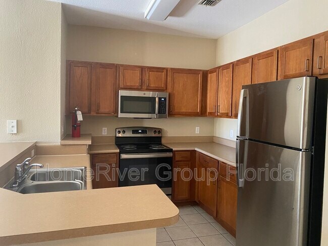 Foto del edificio - 8124 Claire Ann Dr