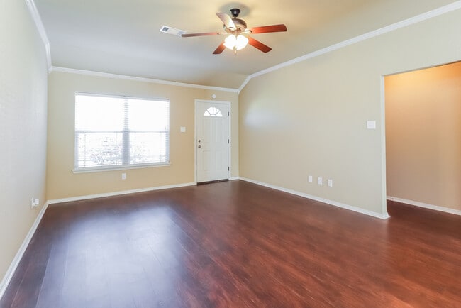 Foto del edificio - 14611 Parkway Meadows Dr