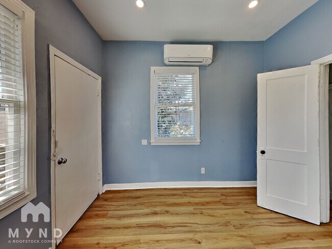 Foto del edificio - 4624 Junius St