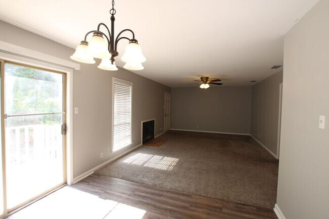 Foto del edificio - Coming Soon! 2 bed 2 bath Apartment in Sou...