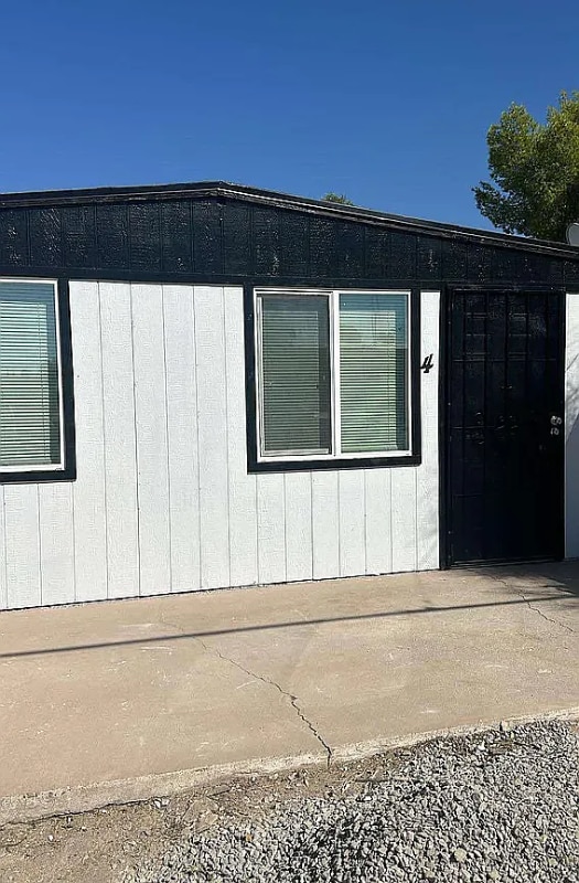 Primary Photo - 133 W Birdman Dr