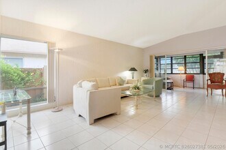 Building Photo - 13759 Date Palm Ct