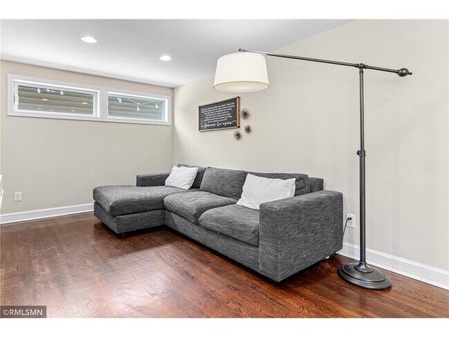 Foto del edificio - 1753 Hillcrest Ave
