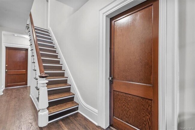 Foto del edificio - 18 N Washington St