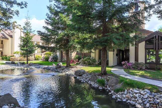 Foto del edificio - Updated 2-bedroom condo in gated community!