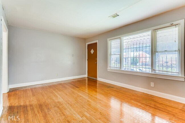 Building Photo - 165 Chicamauga Pl SW