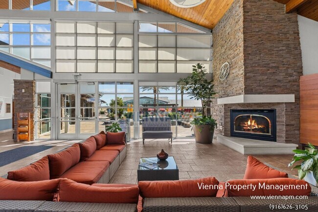 Foto del edificio - 829 Courtyards Loop