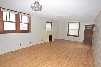 Building Photo - 344 E Adams Ave
