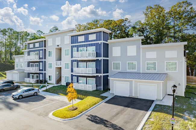 Exterior - Keystone Luxury Apartments