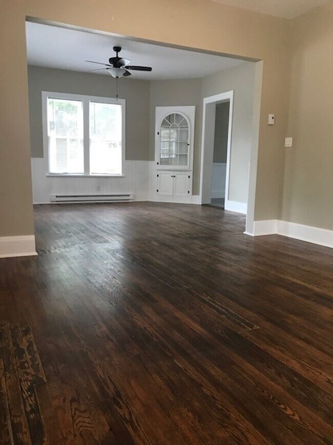 Building Photo - Beautiful Remodeled Three Bedroom Home on ...