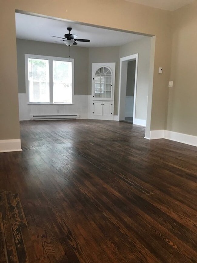 Foto del edificio - Beautiful Remodeled Three Bedroom Home on ...