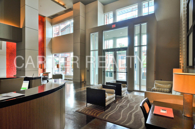 Foto del edificio - 600 12th Ave S