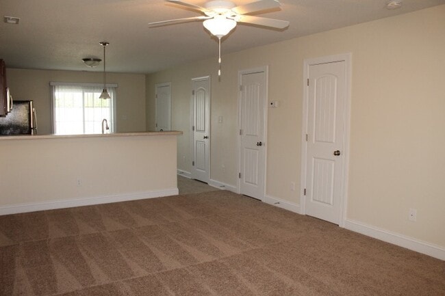 Foto del edificio - Gorgeous Townhome!