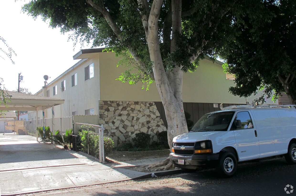 Foto del edificio - 9620 Dearborn Ave