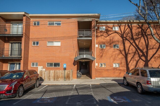 Foto del edificio - 250 Little St