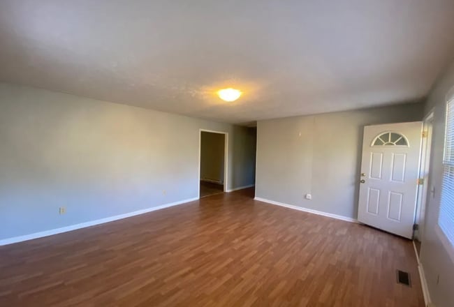 Building Photo - 3 Bedroom 2 Bathroom Home located in Greeneville, TN