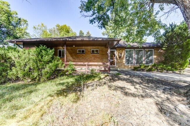 Foto del edificio - Pre-Lease August 2026; Large 5 Bedroom 3 B...