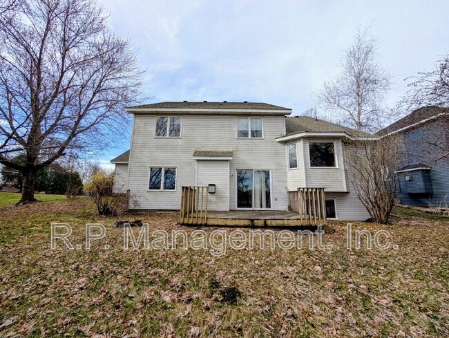 Building Photo - 9200 Parkside Dr