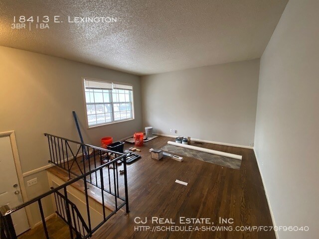 Foto del edificio - 18413 Lexington Rd