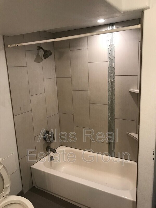 Foto del edificio - 137 W Broadmoor Dr