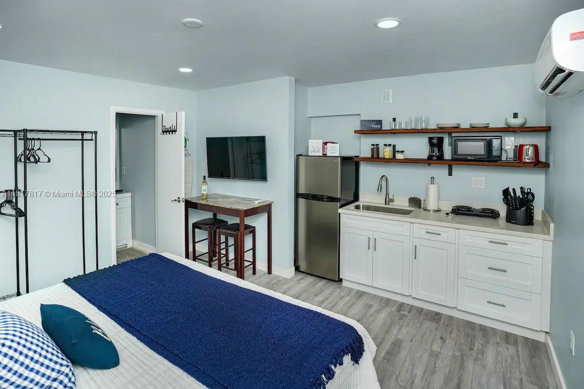Foto principal - 1647 NW 29th Ave