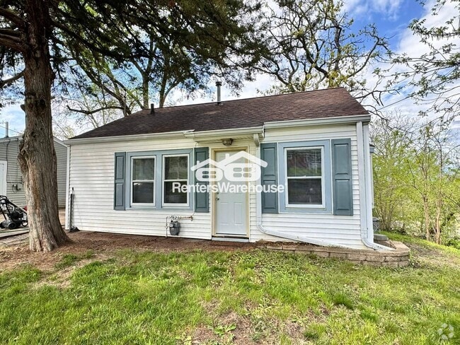 Building Photo - 35 Hillside Ave