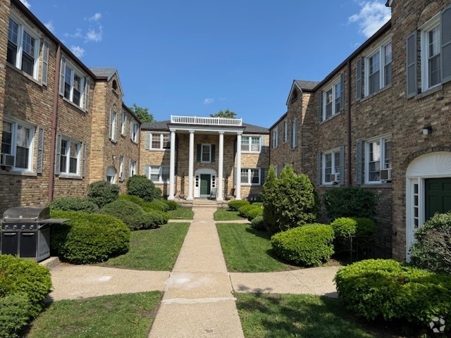 Building Photo - 6515 7th Ave
