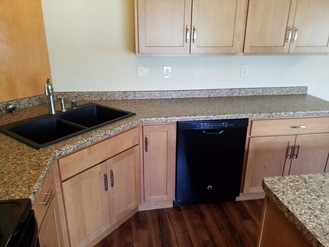 Foto del edificio - 1025 Riverside Dr