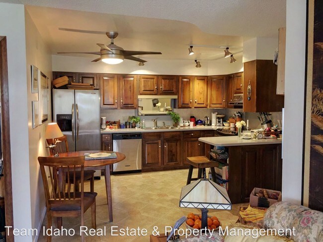 Foto del edificio - 2 br, 1 bath Apartment - 122 N Washington 2A