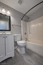 Building Photo - 1718 SW Santa Barbara Pl