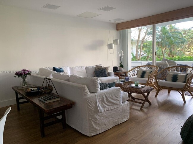 Foto del edificio - 199 Ocean Lane Dr