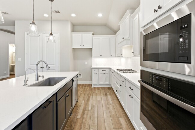 Building Photo - 6927 Pondhawk Dr