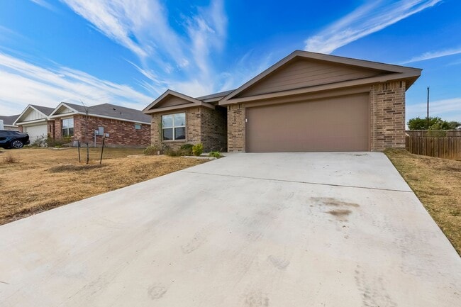 Building Photo - 1733 Dryden Ave