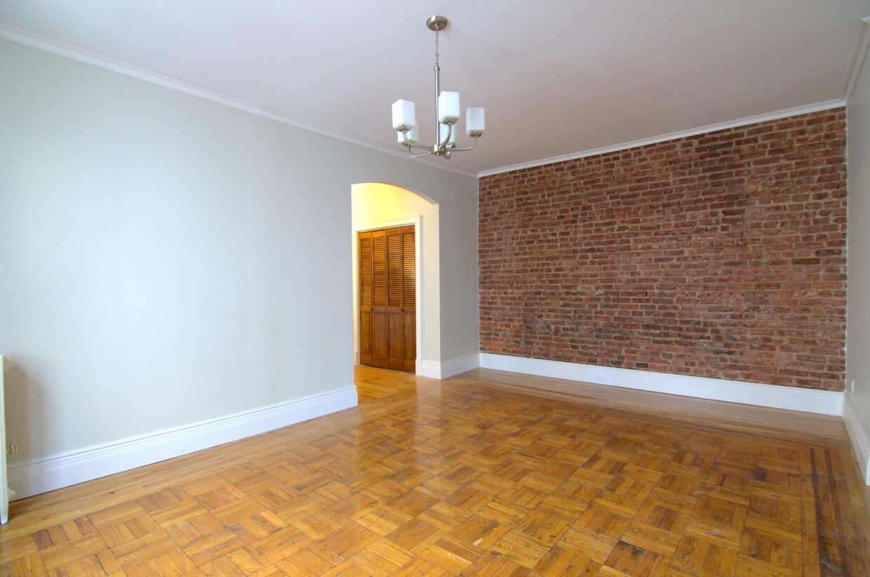 Primary Photo - 2115 24th Ave