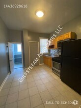 Building Photo - 1521 N Ellamont St