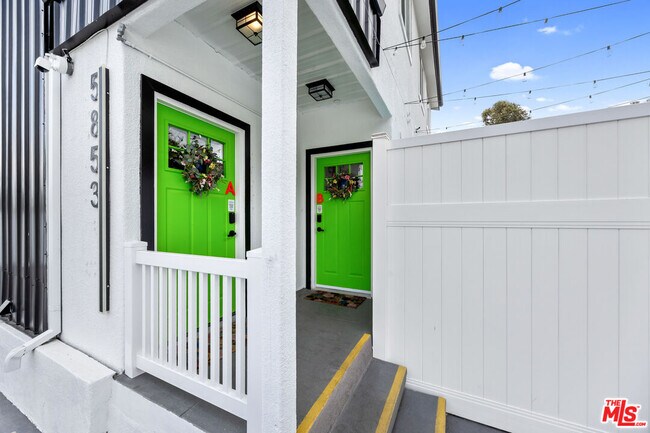 Building Photo - 5855 Vineland Ave
