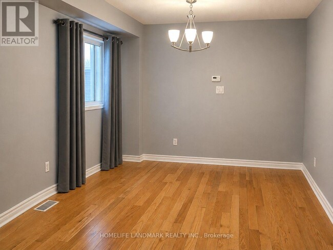 Building Photo - 16 Torada Ct