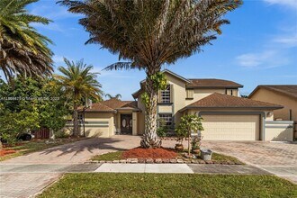 Building Photo - 900 SW 150th Ave