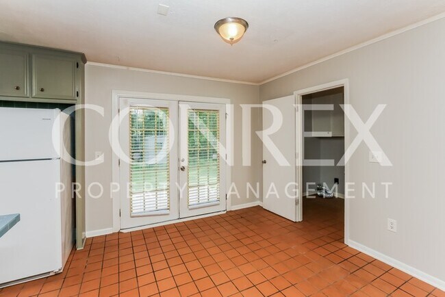 Building Photo - Beautiful Ridgeland Home!