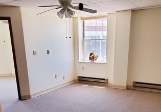 Building Photo - 208 W State St