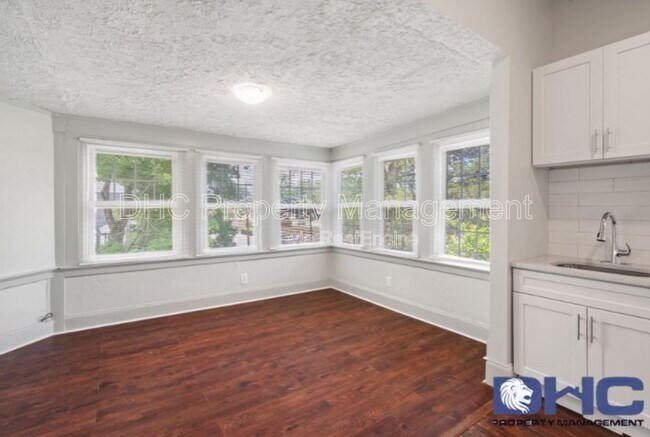 Foto del edificio - 3556 E Main St