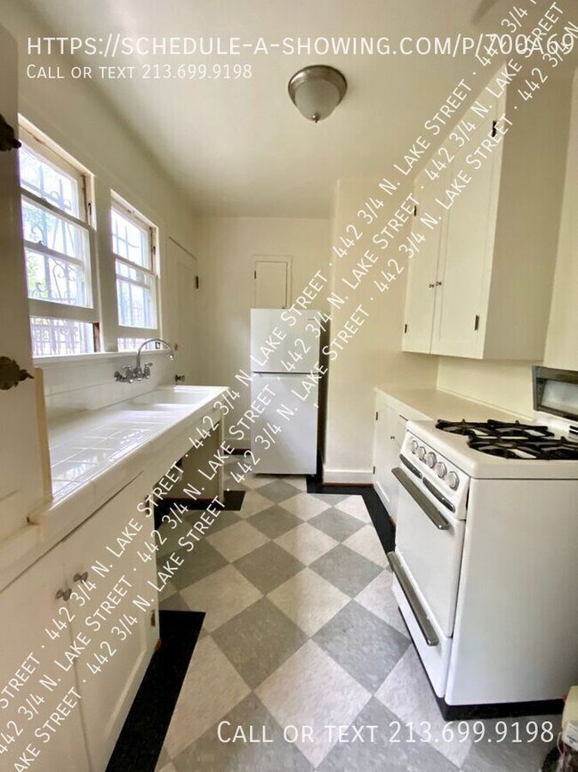 Foto del edificio - 442 3/4-444 N Lake St