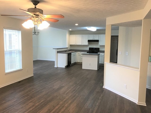 Foto del edificio - 5954 Courtney Pl