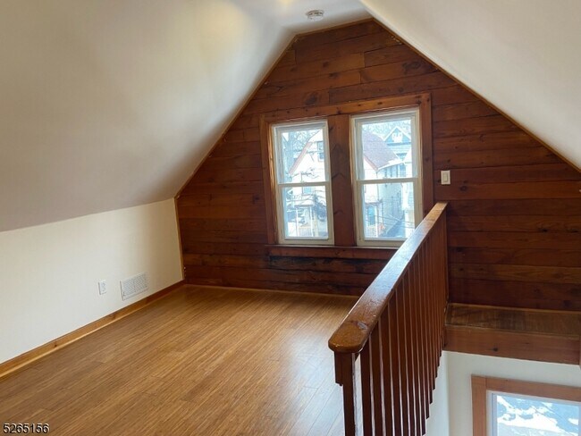 Building Photo - 19 Sylvan Pl
