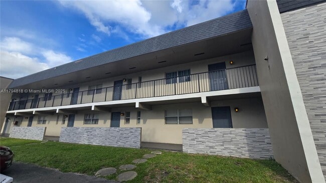 Building Photo - 7801 S Colony Cir