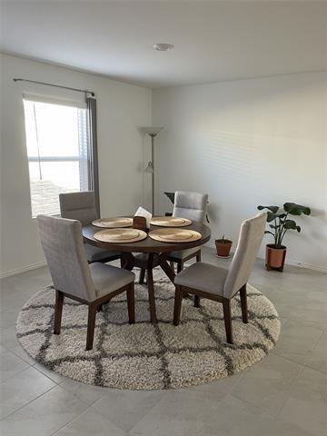 Building Photo - 2636 Kingsman Dr