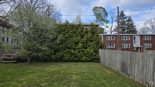 Building Photo - 41 Willard St