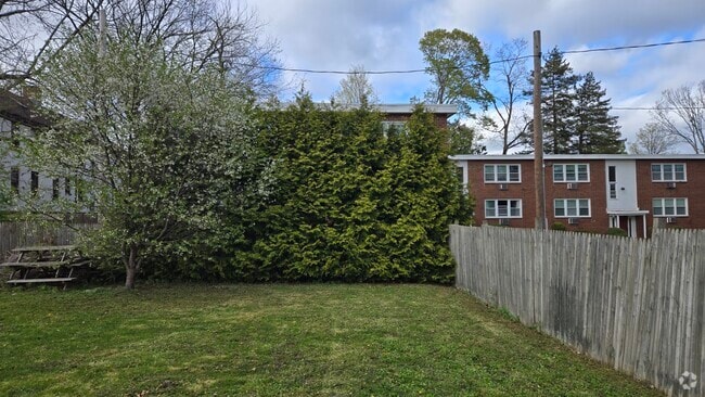 Building Photo - 41 Willard St