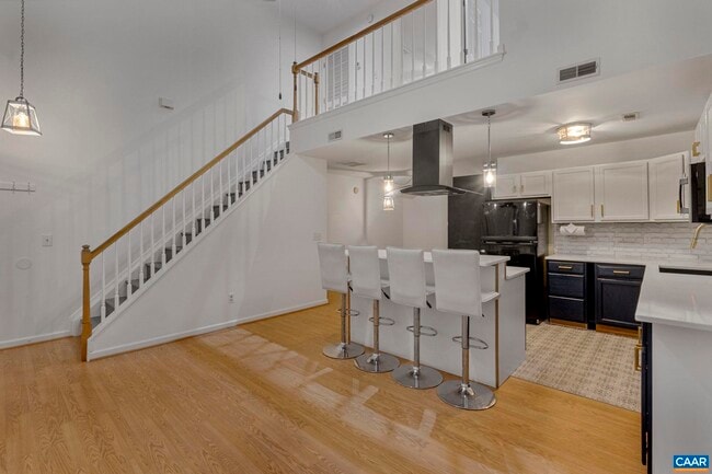 Building Photo - 123 Danbury Ct