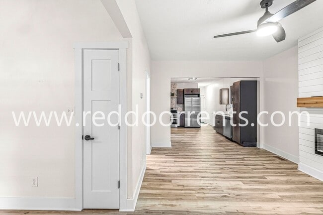 Building Photo - Modern Comfort Meets Historic Charm Near M...